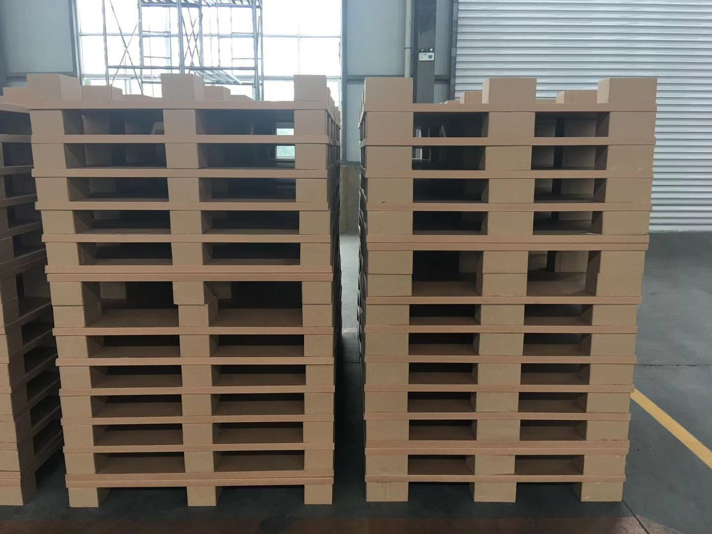 蜂窩紙板的夾層結(jié)構(gòu)是什么？